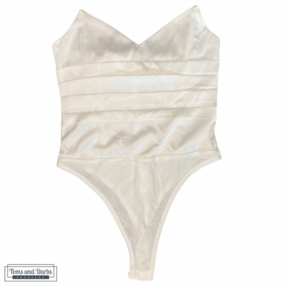 $50 Fashion Nova White Corset Silk Body Suit - Picture 2 of 5